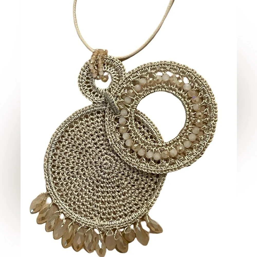 NWT Chico’s Crochet Adjustable Pendant Necklace Champagne/Cream/Tan